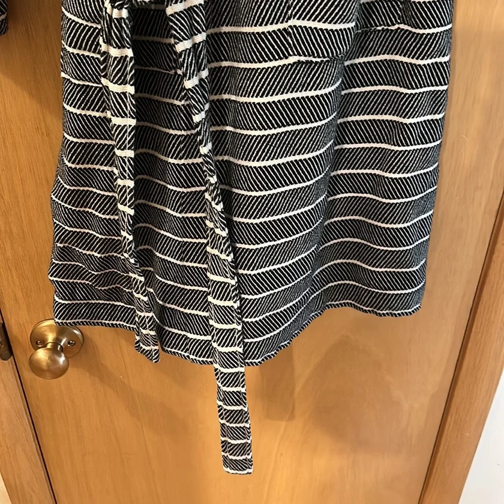 Striped Hooded Women's Robe - Picture 6 of 12